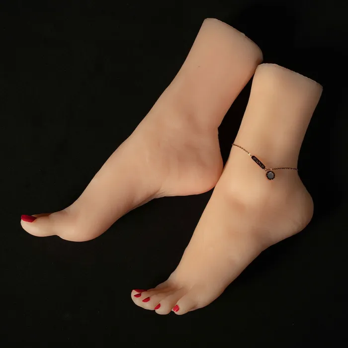 Female feet replicas in TPE AU size 5 EUR 36 choose a Pair or a Single foot ShhhAE Female Sex Toys